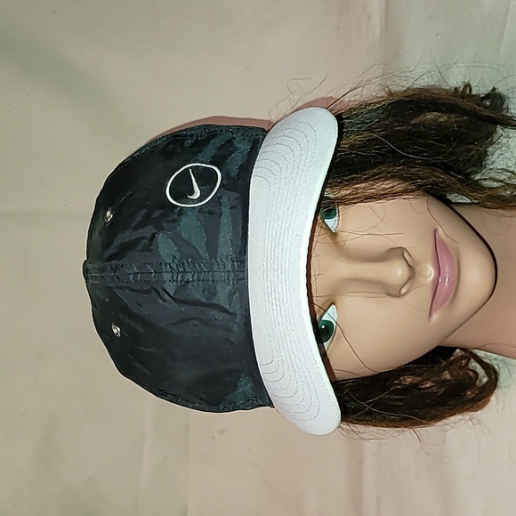 Vintage. 90s. Nike. Nylon. Adjustable strap. One size fits most. Hat - Picture 1 of 13